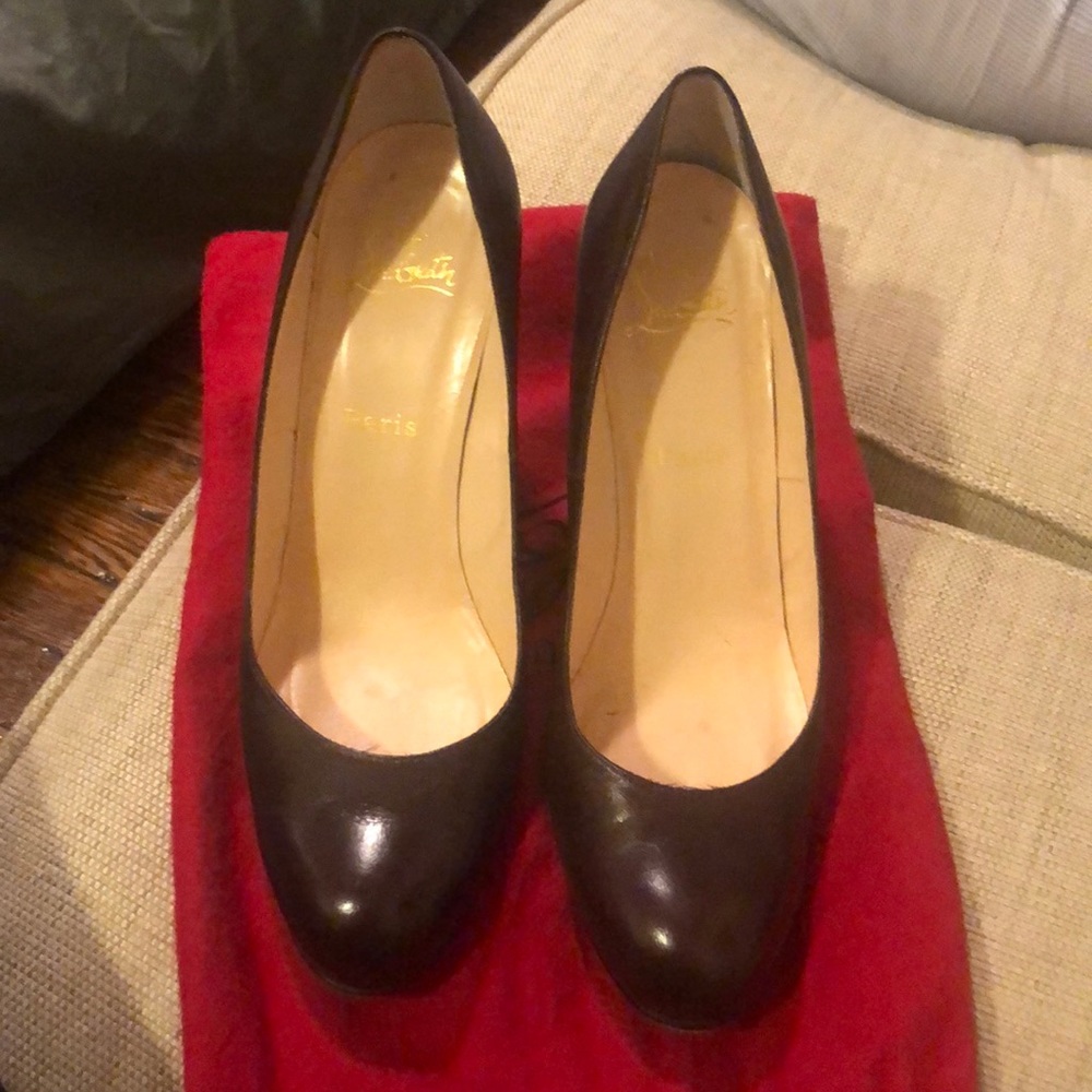 Best offer for size 40 Christian Louboutin